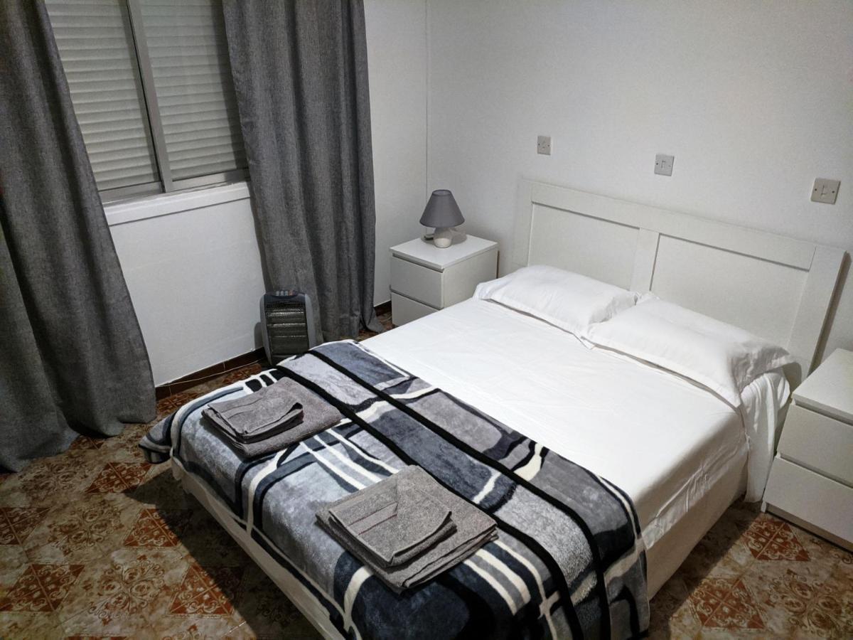 Fantastic 1 Bed Apartment By The Sea Opposite 4 Seasons Limasol Buitenkant foto